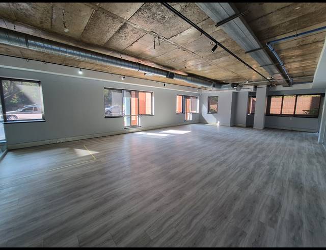 262M² OFFICE TO LET IN WOODMEAD